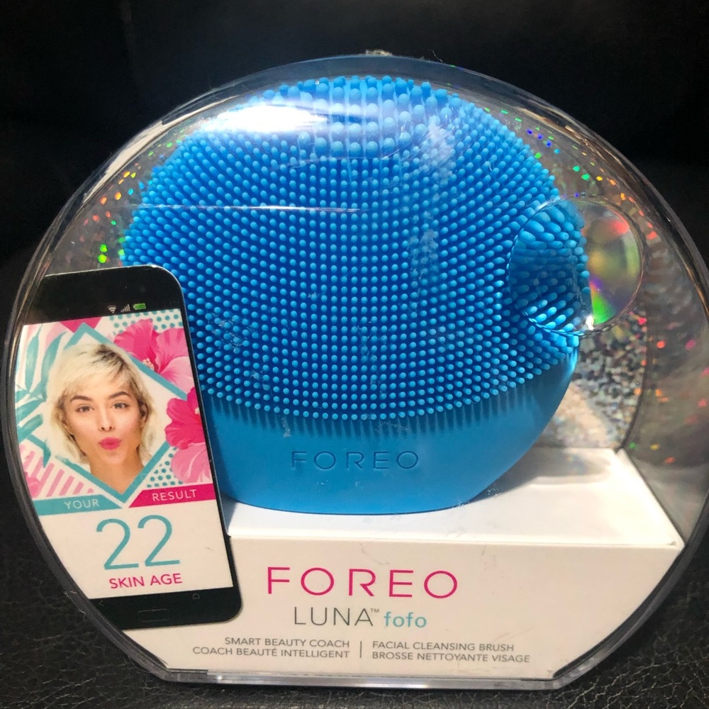 Foreo Luna Fofo facial cleansing brush. Aquamarine